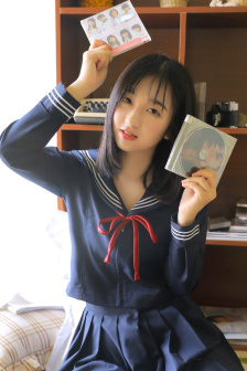 被涂抹春药任人玩弄调教学生